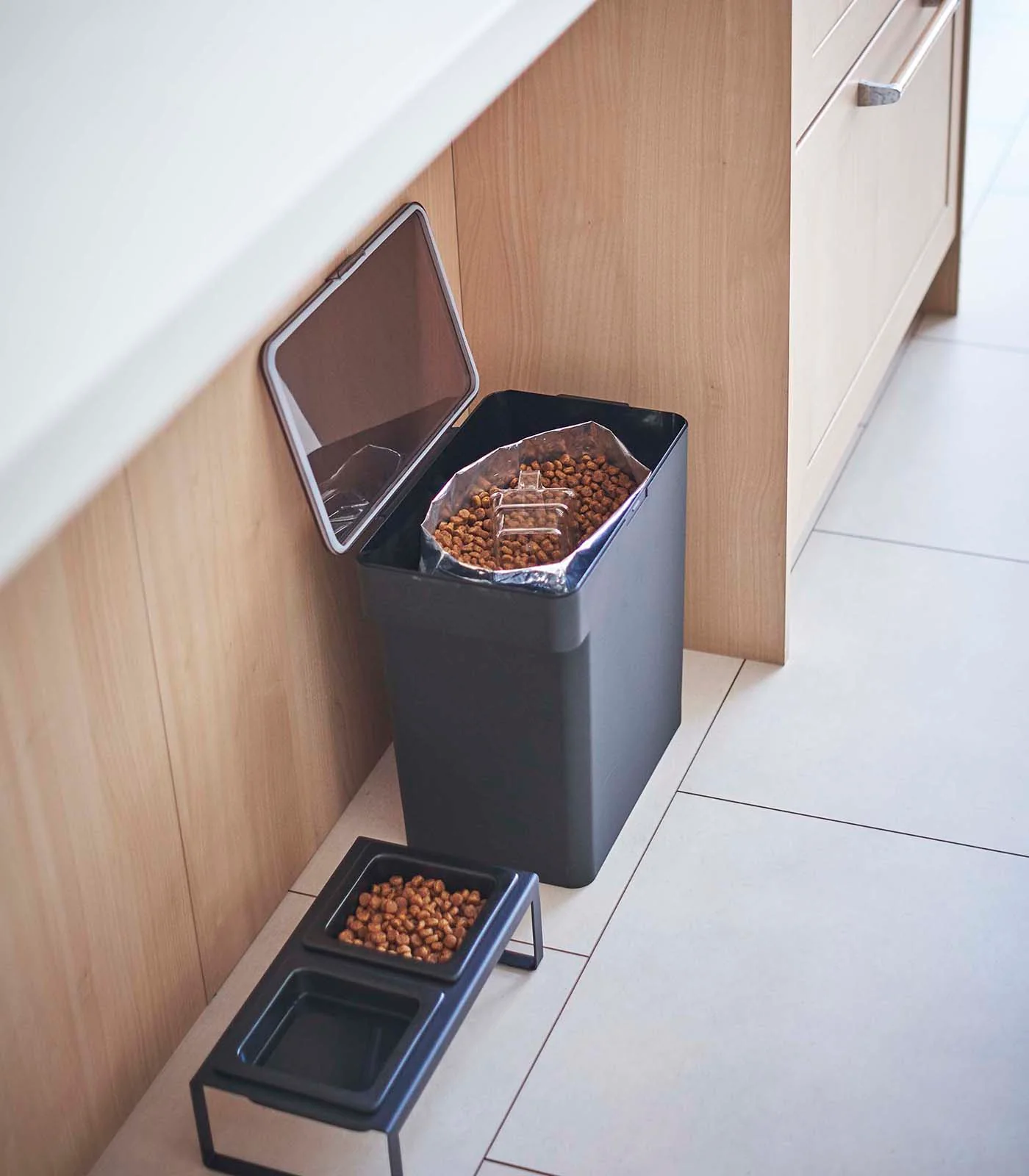 Airtight Pet Food Container - Three Sizes - Image 40